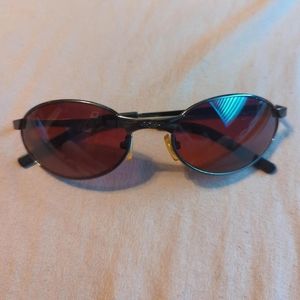 Vintage 90s oval metal frame sunglasses